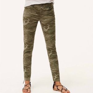 ▪️LOFT Marisa Fit Camo Pants ▪️